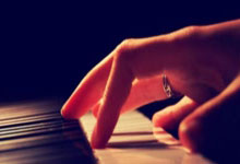 bb体育官网：每体：巴萨想要在下赛季引进21岁巴拿马后腰塞德尼奥.